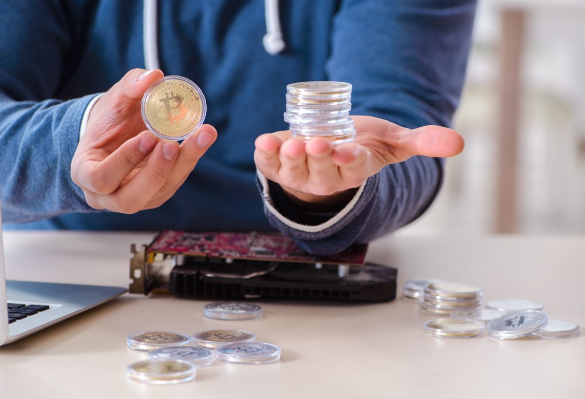 fake Bitcoin gold coin